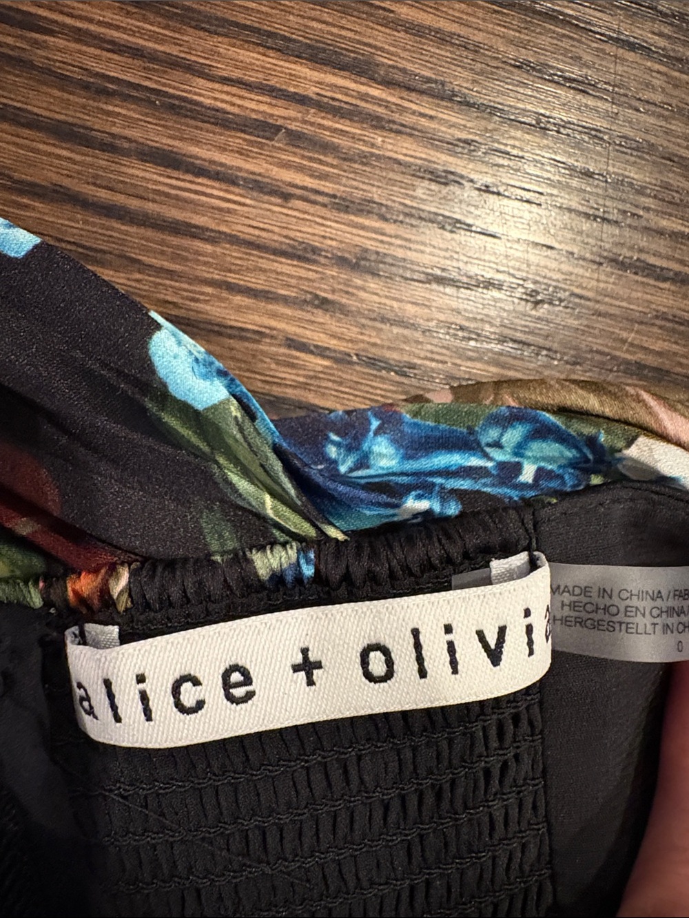 Alice and Olivia Hannah Pleated Floral Halter Maxi Dress with High Slit Size 0 - Picture 9 of 10